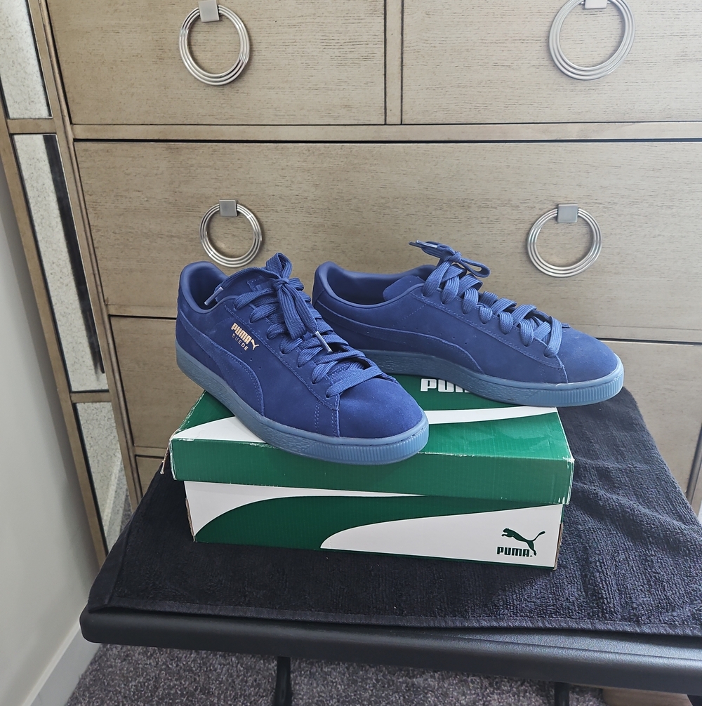 Puma Men's Low-Top Suede Sneakers in Navy